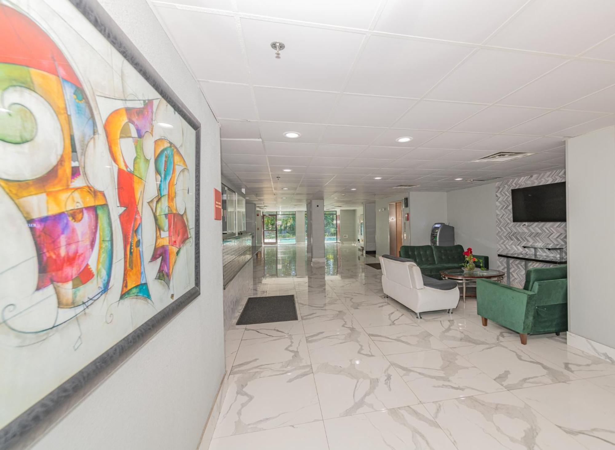 Jamestown Inn & Suites Riverdale Bagian luar foto