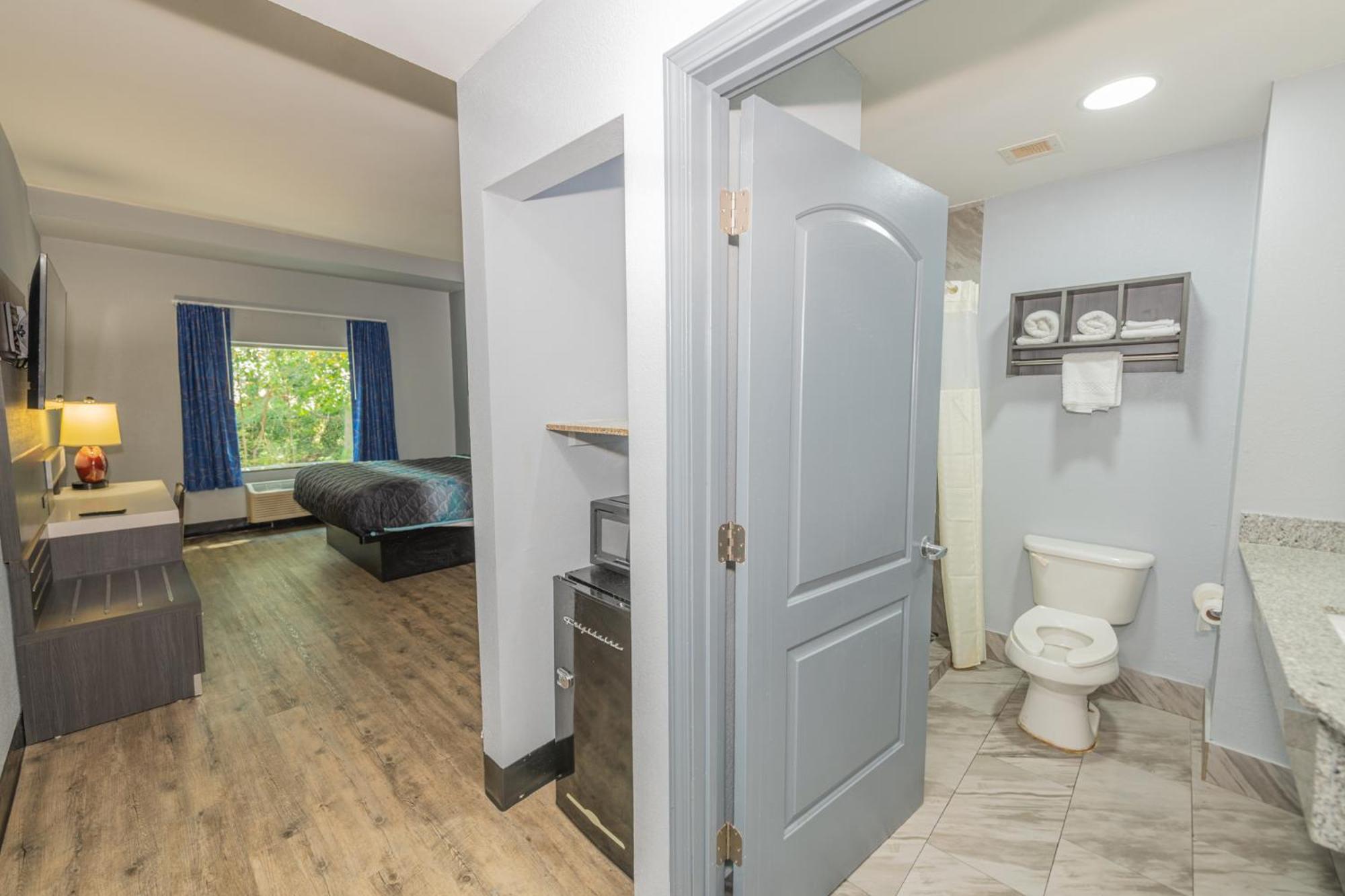 Jamestown Inn & Suites Riverdale Bagian luar foto
