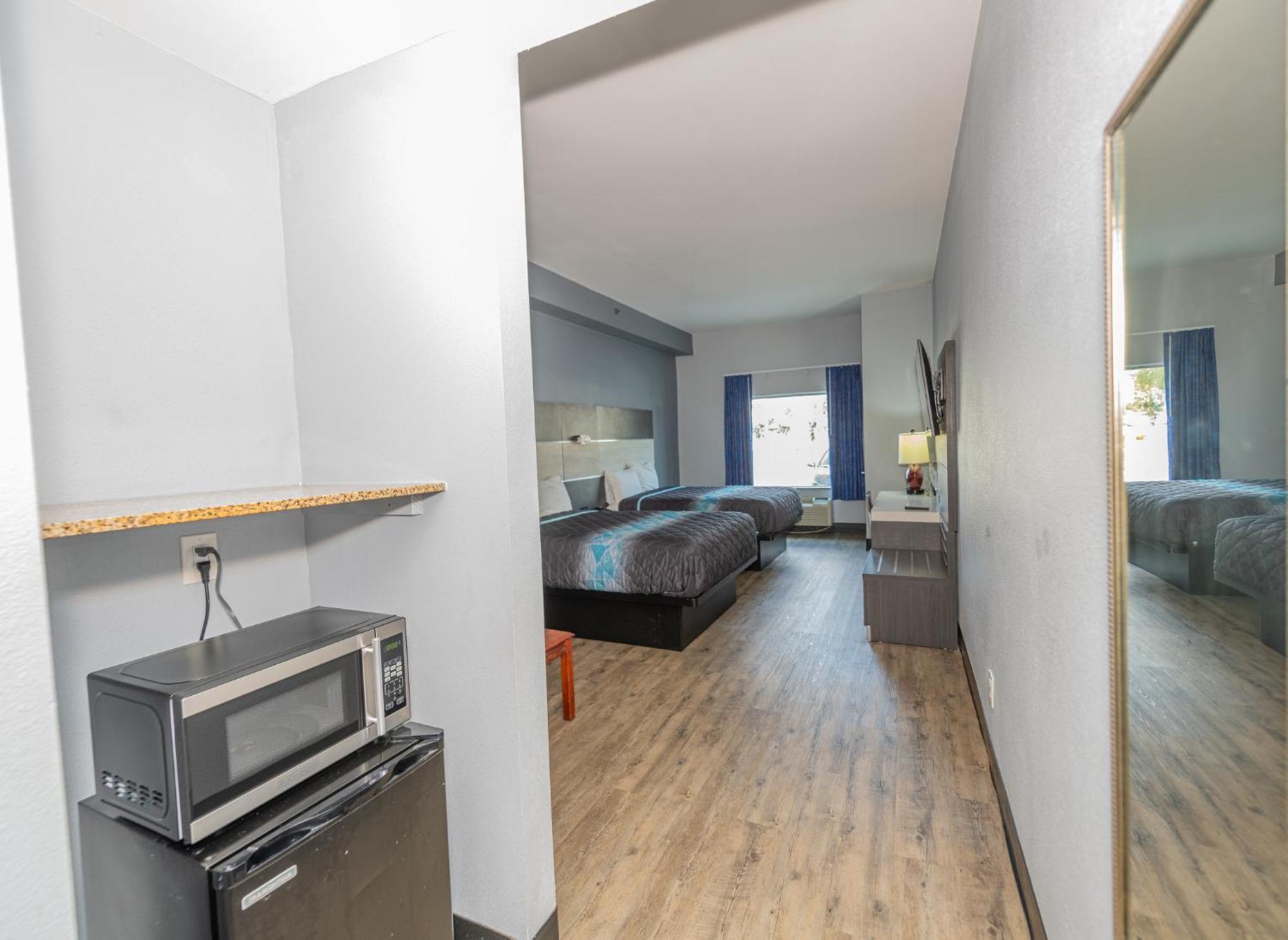 Jamestown Inn & Suites Riverdale Bagian luar foto